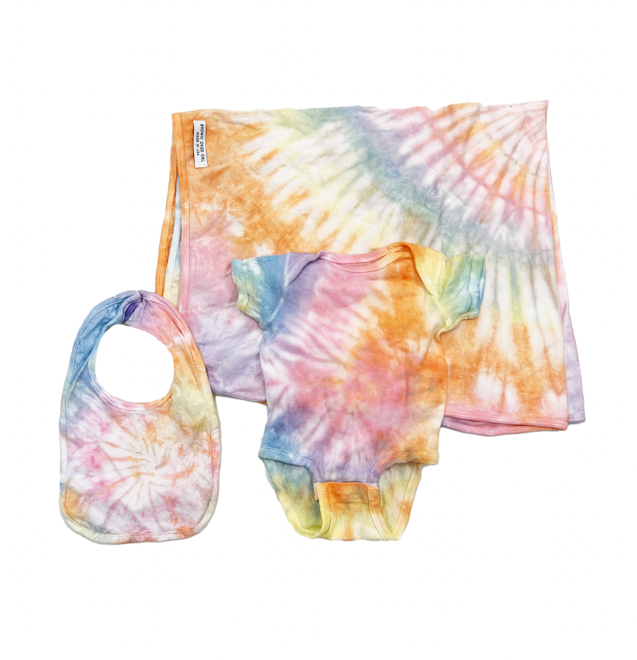 3-6 Mo Onesie/Blanket/Bib Set