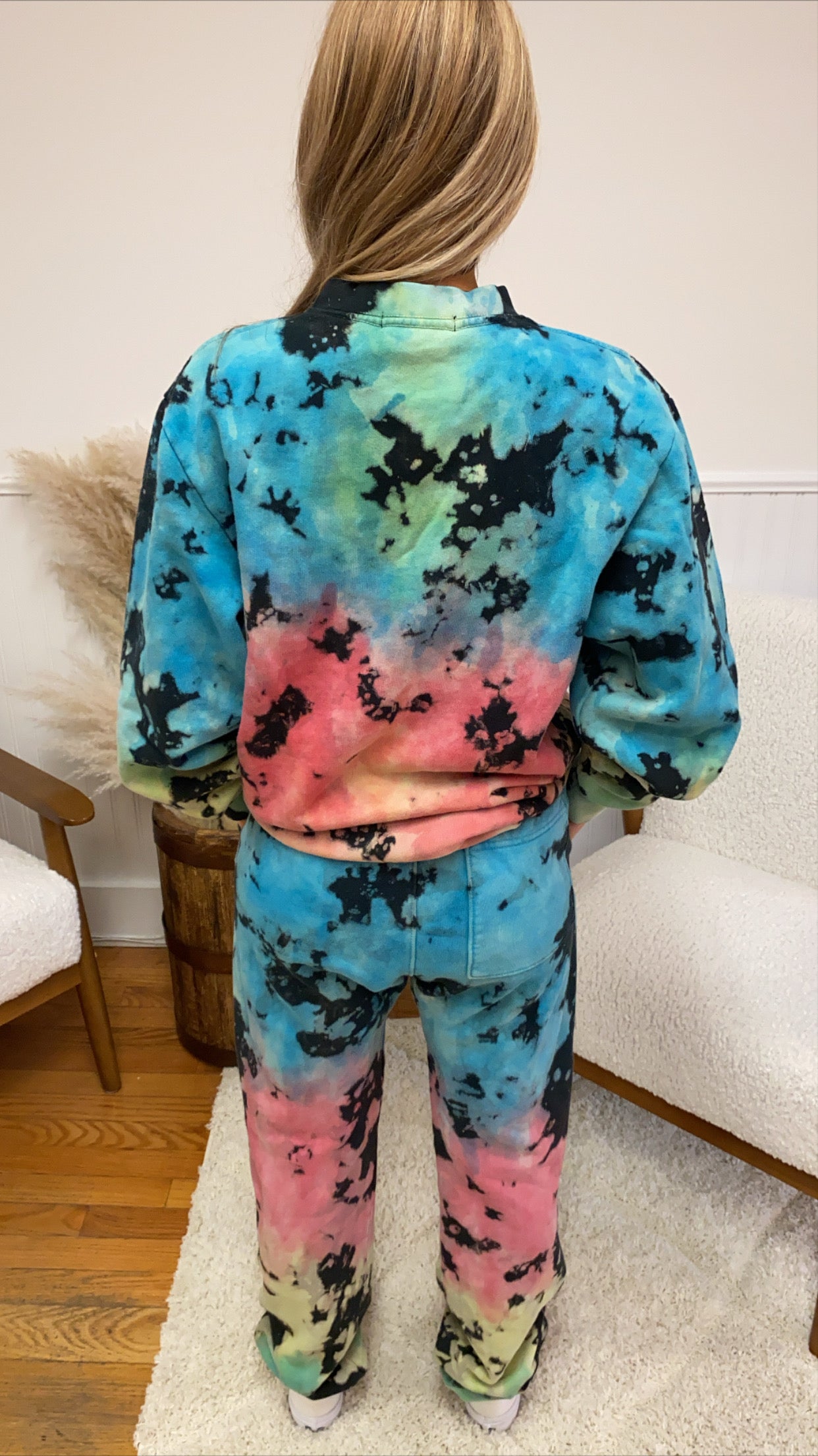 Matching tie dye discount sweatshirt and sweatpants